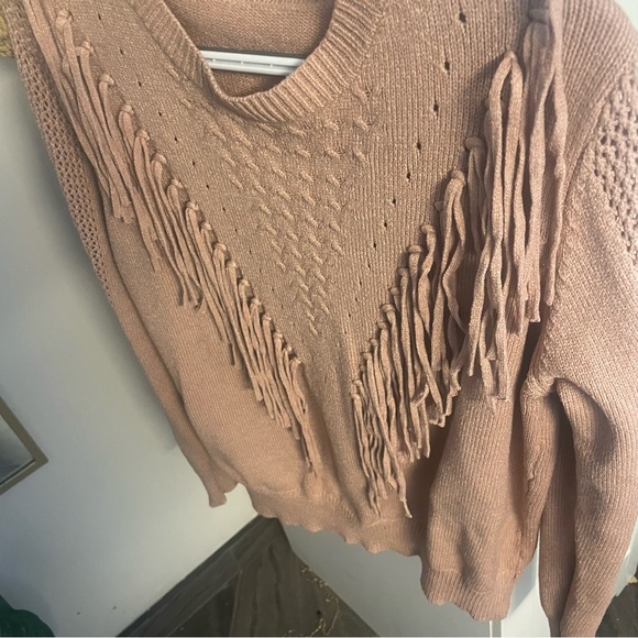 🌵 Soft Knit Fringe Sweater 🌵 - Picture 2 of 3